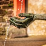 Insula secată, centrele de date lacome. Localnicii în stradă