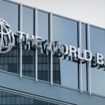 Banca Mondială: Instabilitatea politică poate bloca România economic până în 2027